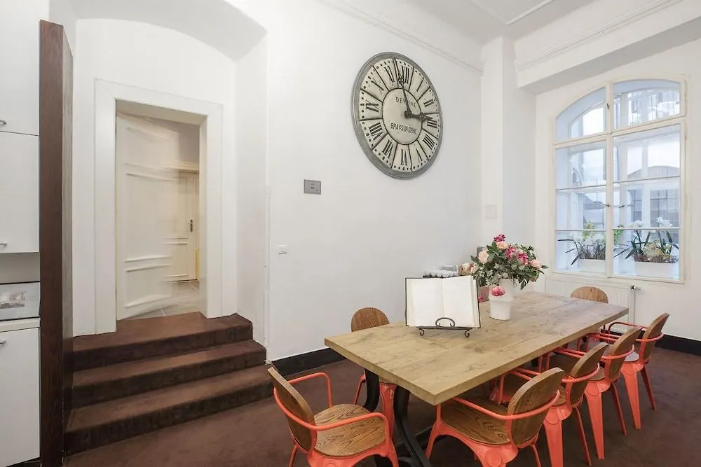Aparthotel Old Town Square Residence By Emblem Prague